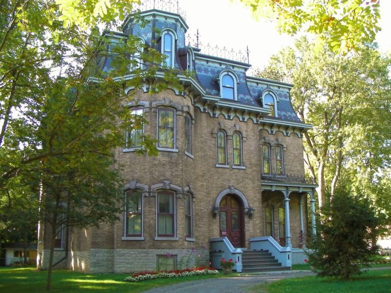 Photo of Glanmore house.